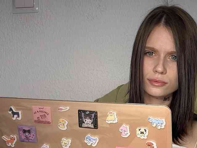 HeyZoe webcam