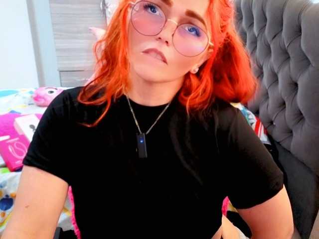 le modèle Alexatexass est en webcam porno dans un show sur le site bongacams, il possède les tags suivants: Latino/Hispanic,Redhead,Hairy