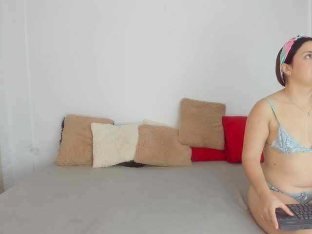 Canelasquirtxxx's BongaCams show and profile