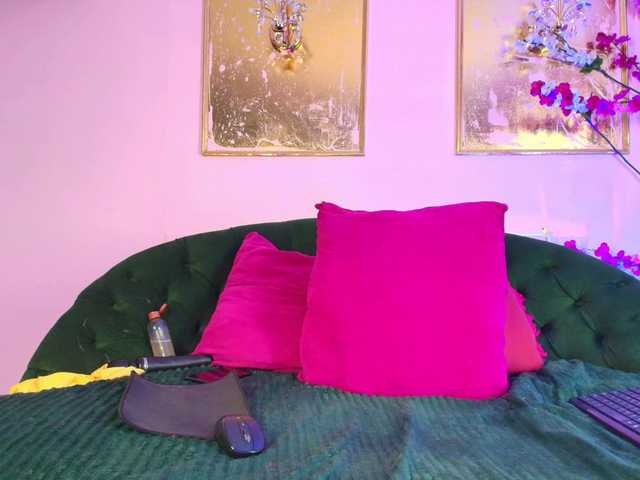 le modèle blaisysmith est en webcam porno dans un show sur le site bongacams, il possède les tags suivants: Ebony,Brunette,Shaved