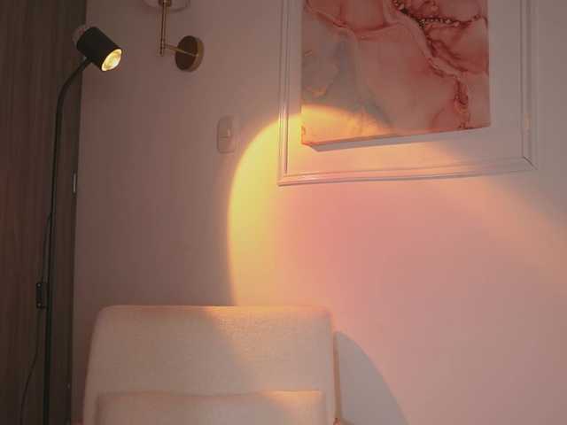  GigiLee chat room