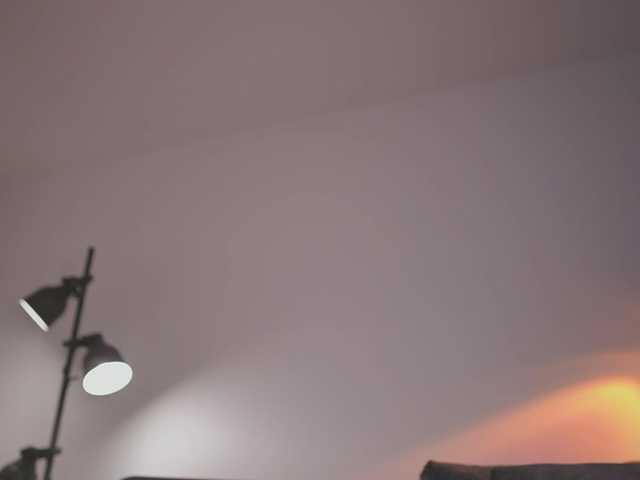 Discover cute stripper GigiLee GigiLee from BongaCams