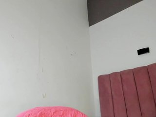 Tahira-20's Live Webcam
