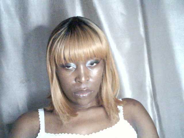 Sexxycandy webcam bongacams model stream image