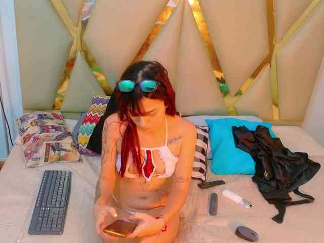 SweetSinnerr webcam