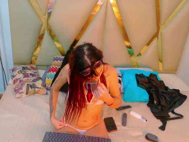 SweetSinnerr webcam