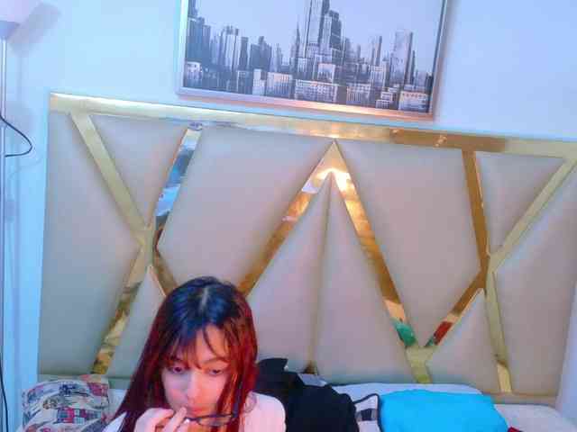 SweetSinnerr webcam