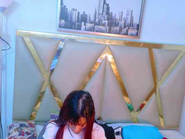 SweetSinnerr webcam