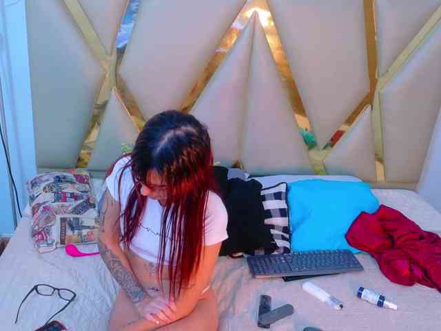 SweetSinnerr webcam