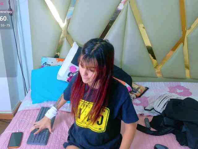 SweetSinnerr webcam