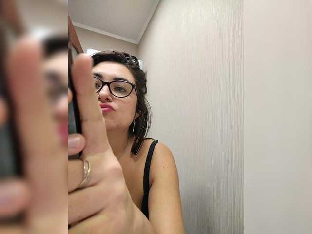 AlicaMiller's BongaCams show and profile