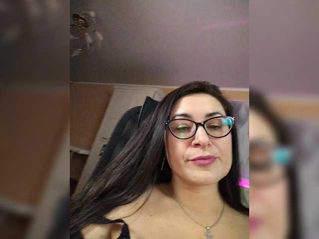 AlicaMiller's BongaCams show and profile