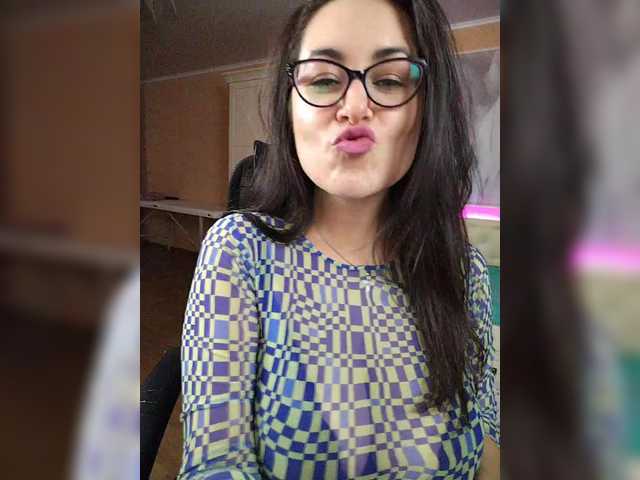 AlicaMiller's BongaCams show and profile