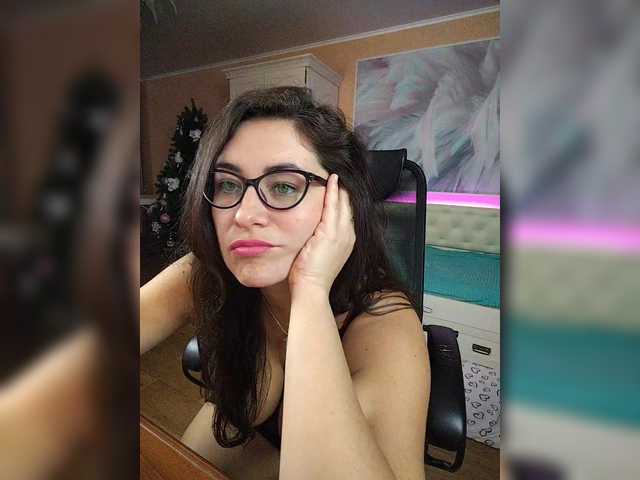 AlicaMiller's BongaCams show and profile