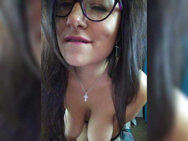 AlicaMiller's BongaCams show and profile