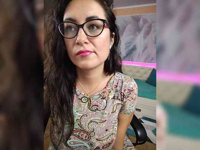 AlicaMiller Live Webcam on BongaCams