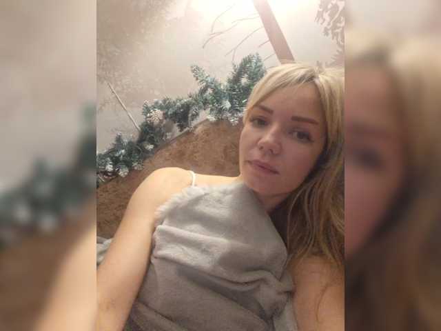 Kissz's BongaCams show and profile