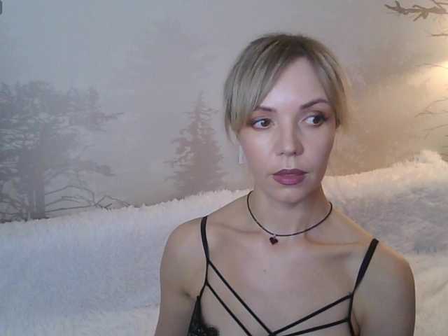 Kissz's BongaCams show and profile
