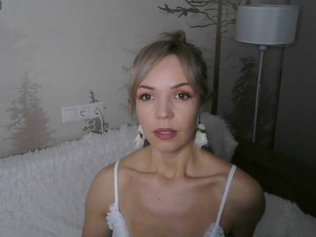 Kissz's BongaCams show and profile