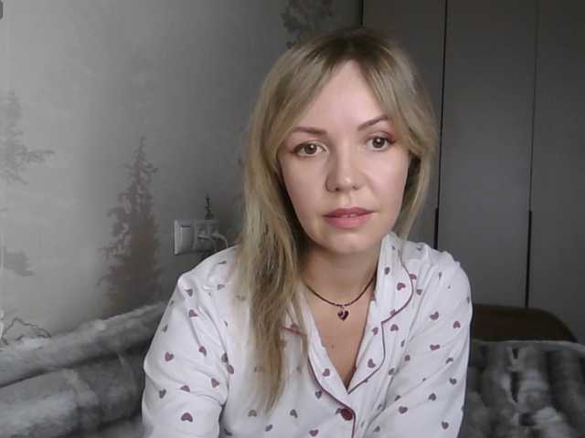 Kissz's BongaCams show and profile