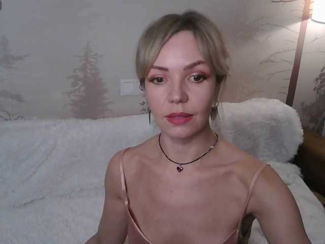 Kissz's BongaCams show and profile