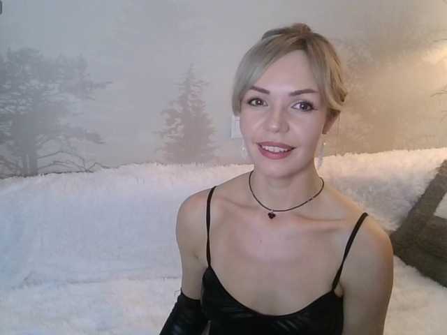 Kissz's BongaCams show and profile