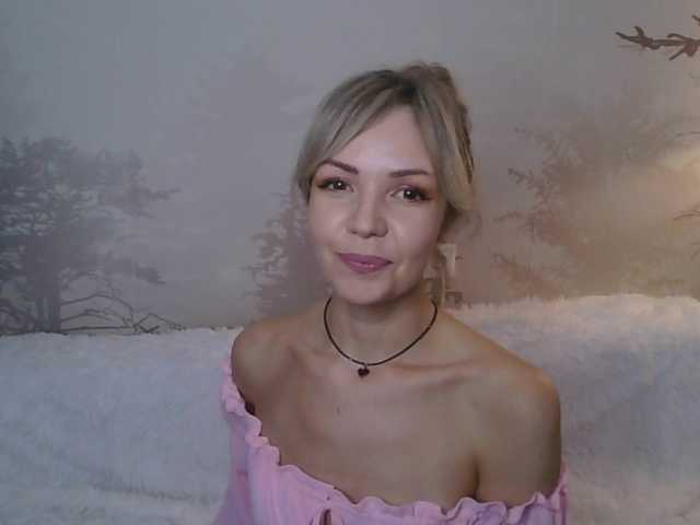 Kissz's BongaCams show and profile
