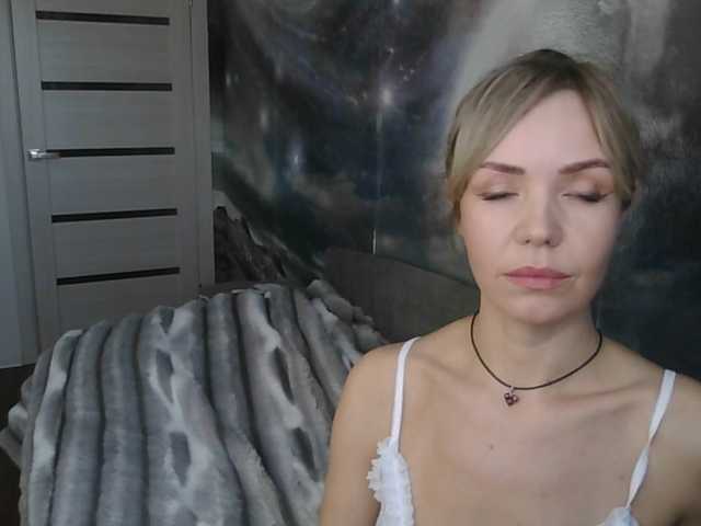 Kissz's BongaCams show and profile