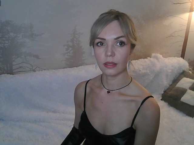 Kissz's BongaCams show and profile