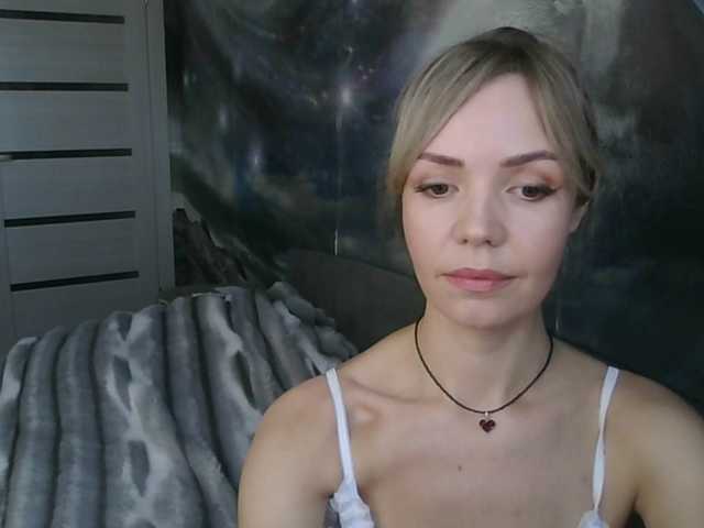 Kissz's BongaCams show and profile