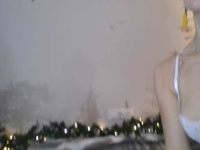 Kissz's BongaCams show and profile