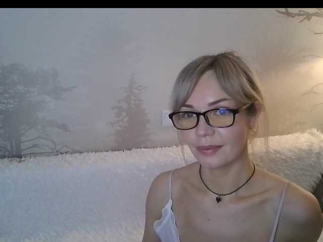 Kissz's BongaCams show and profile