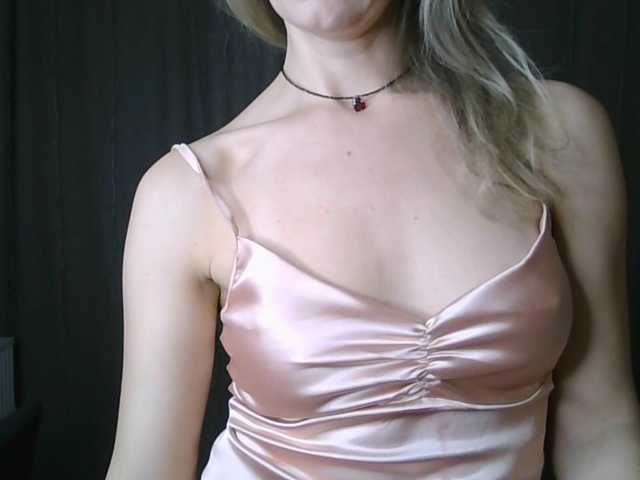 Kissz's BongaCams show and profile