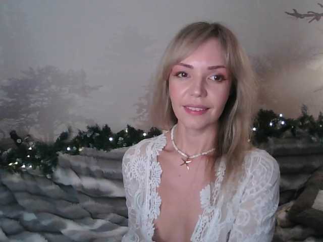 Kissz's BongaCams show and profile