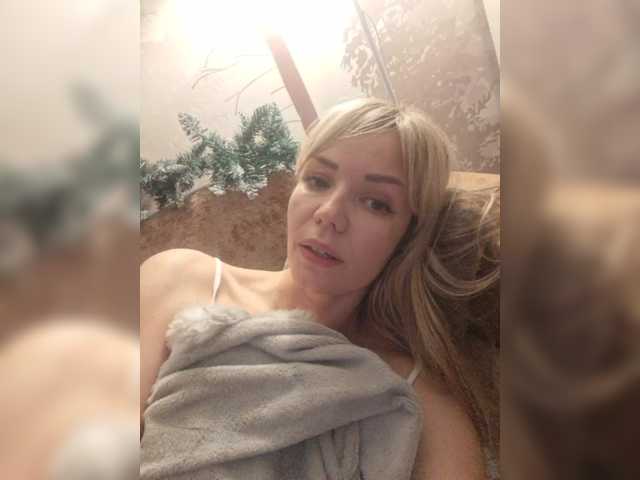 Kissz's BongaCams show and profile