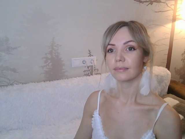 Kissz's BongaCams show and profile