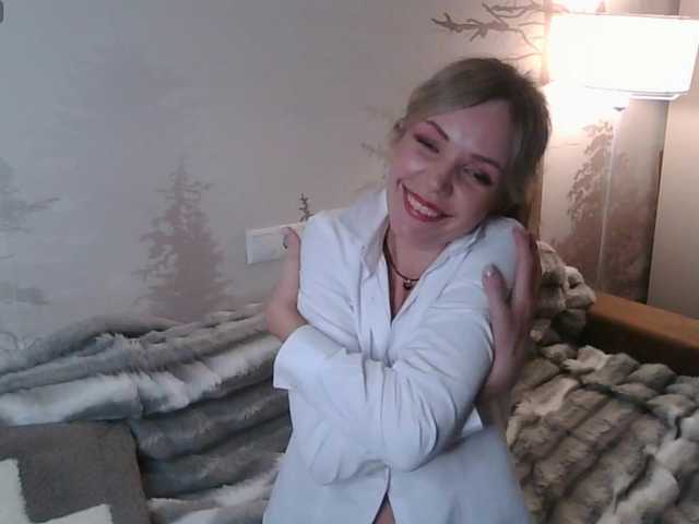 Kissz's BongaCams show and profile