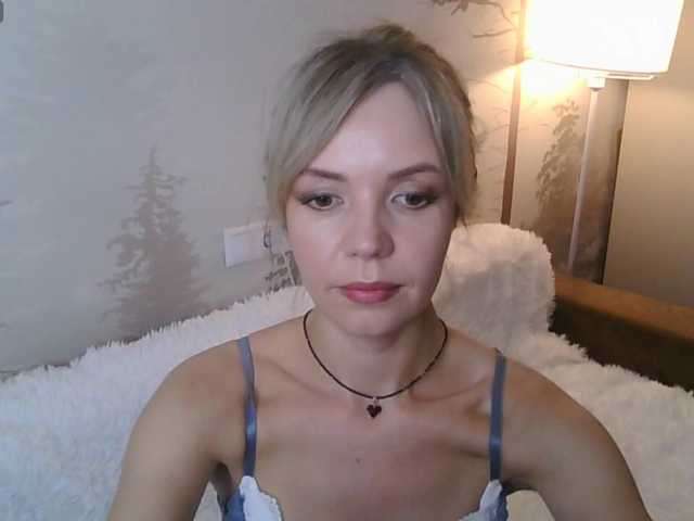 Kissz's BongaCams show and profile