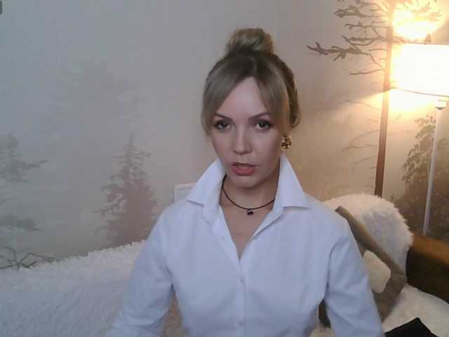 Kissz's BongaCams show and profile