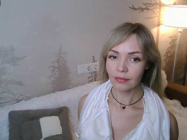 Kissz's BongaCams show and profile