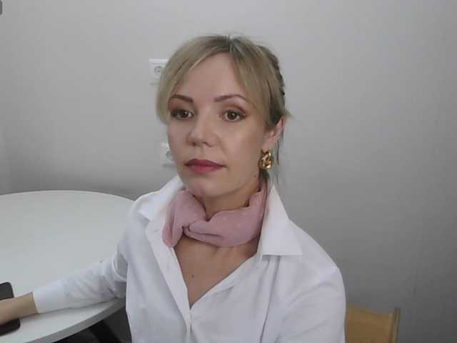 Kissz's BongaCams show and profile