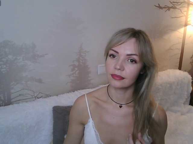 Kissz's BongaCams show and profile