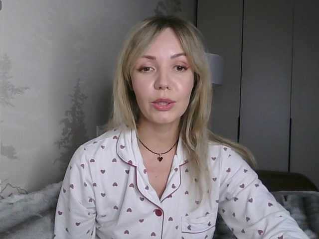 Kissz's BongaCams show and profile