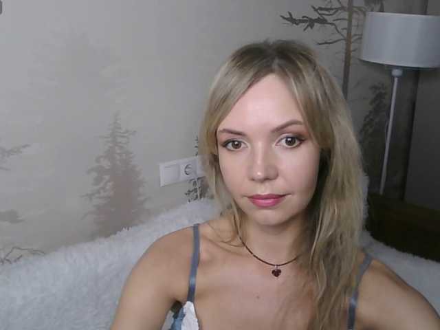 Kissz's BongaCams show and profile