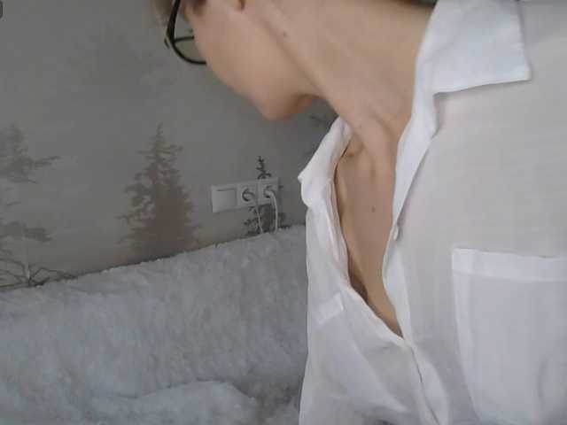 Kissz's BongaCams show and profile