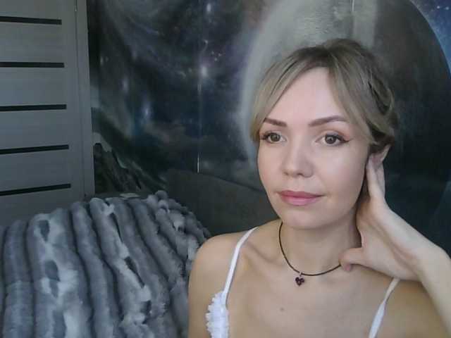 Kissz's BongaCams show and profile