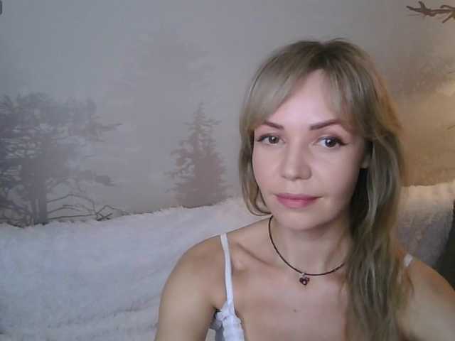 Kissz's BongaCams show and profile