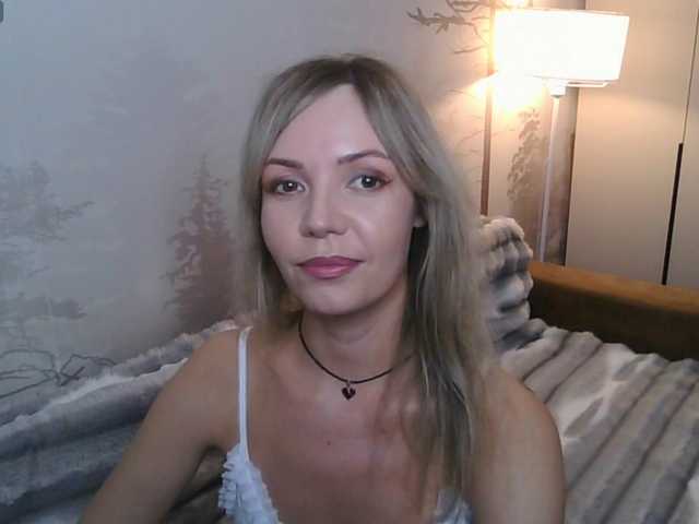 Kissz's BongaCams show and profile