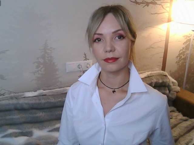 Kissz's BongaCams show and profile