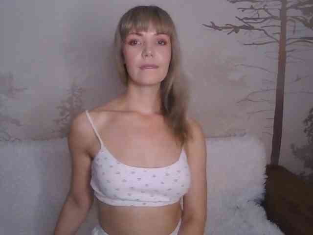 Red_Rose_98 webcam